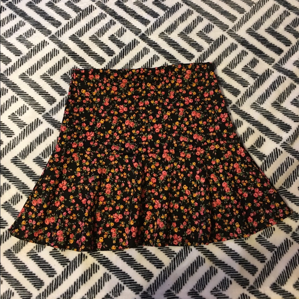 Womens Floral “Sans Souci” Mini Skirt, Medium